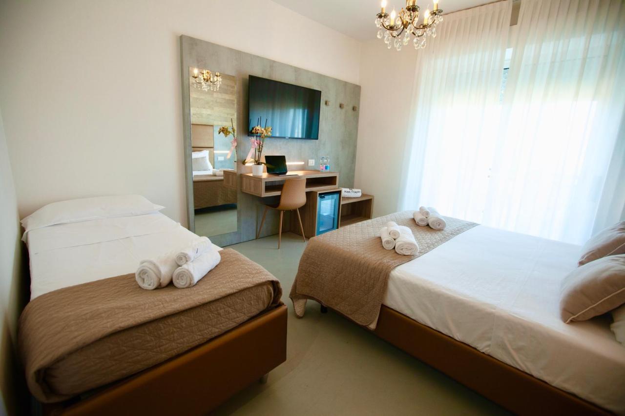 Hotel Maestri Riccione Exterior photo