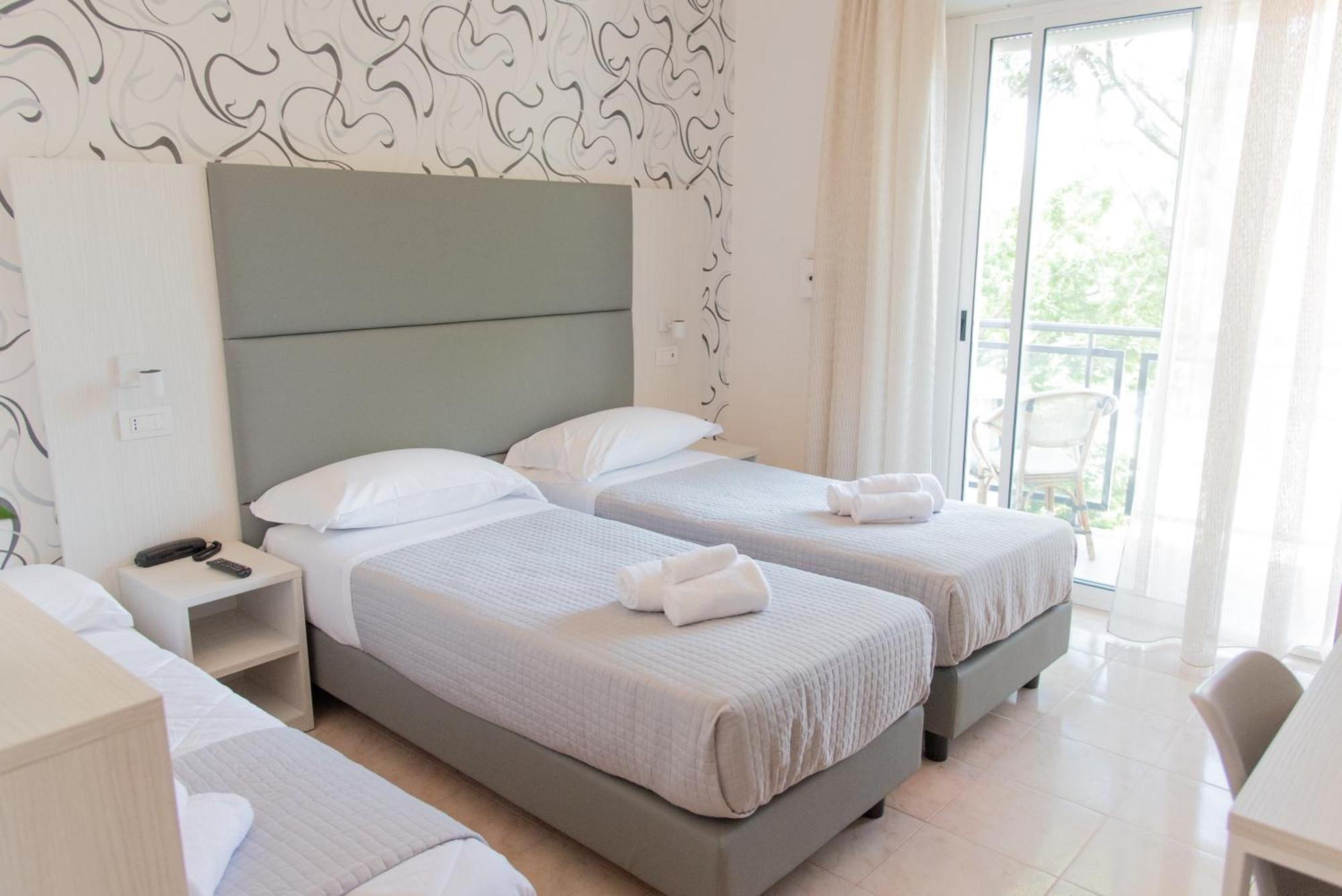 Hotel Maestri Riccione Exterior photo