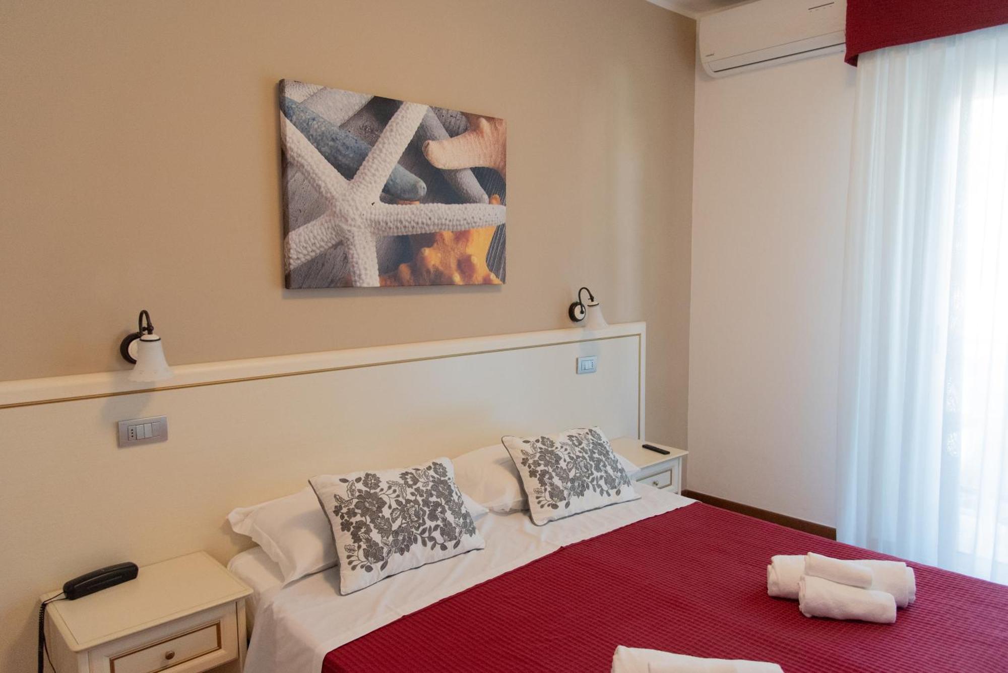 Hotel Maestri Riccione Exterior photo