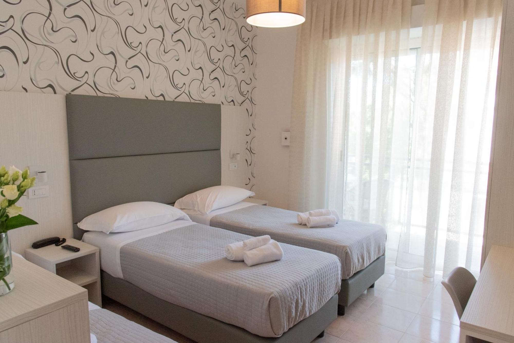 Hotel Maestri Riccione Exterior photo